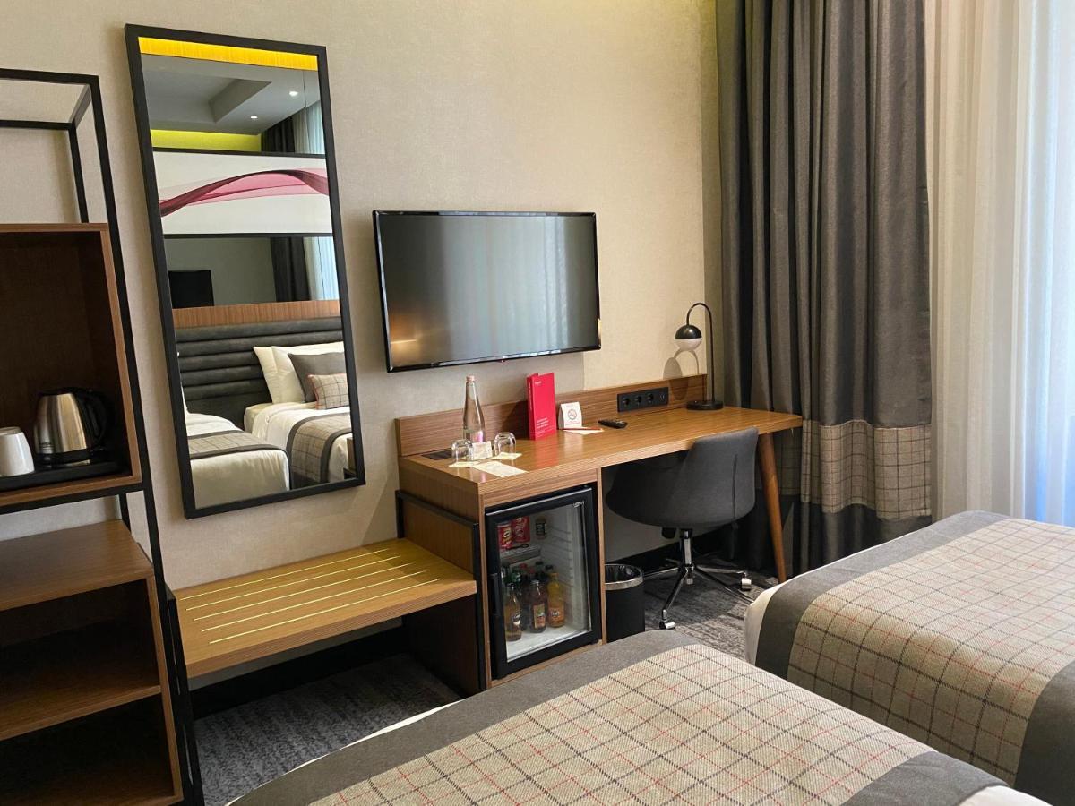 Ramada by Wyndham Budapest City Center Bagian luar foto